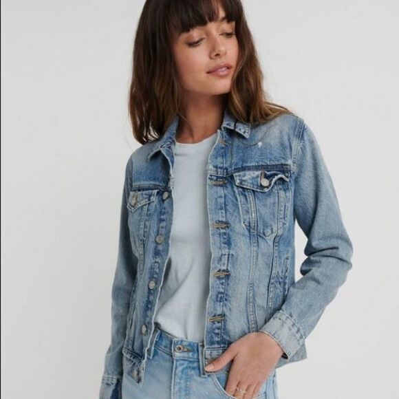 ✨ HP✨CLASSIC DENIM JACKET ✨ - Picture 1 of 9